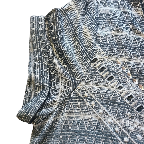 Miss Me By Buckle Womens Rhinestone Embellished Ombre Geometric Top – Size Large - Picture 7 of 9